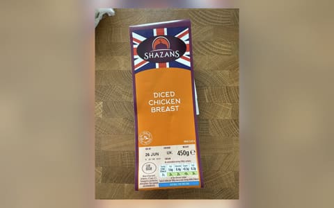 A pack of Shazans diced chicken breast with a Halal roundel