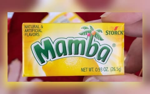 A small yellow pack of Storck Mamba fruit chews