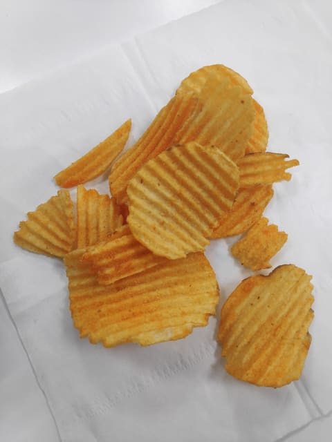 Potato chips / crisps (product-neutral)