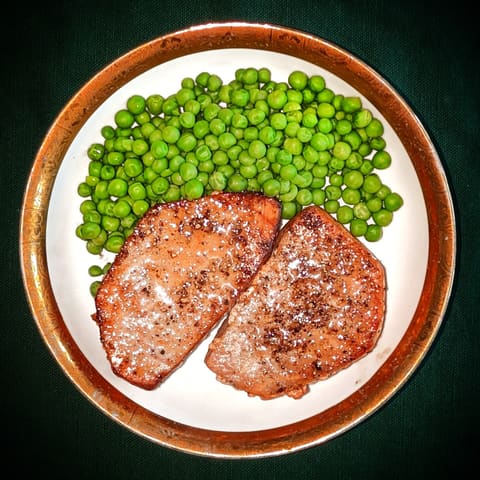 Seared tuna steak