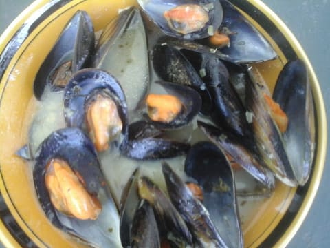 Cooked mussels