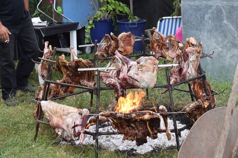Antikristo-style spit-roasted meat