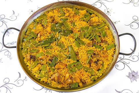 A pan of Valencian paella