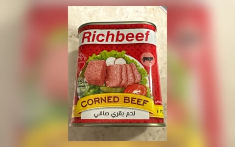 A tin of Richbeef Corned Beef with a Halal mark in English and Arabic