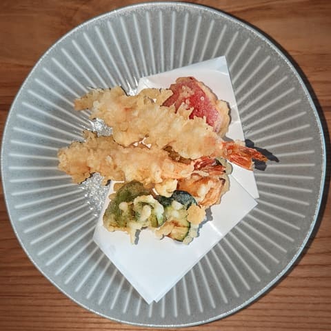 Japanese tempura fried seafood and vegetables