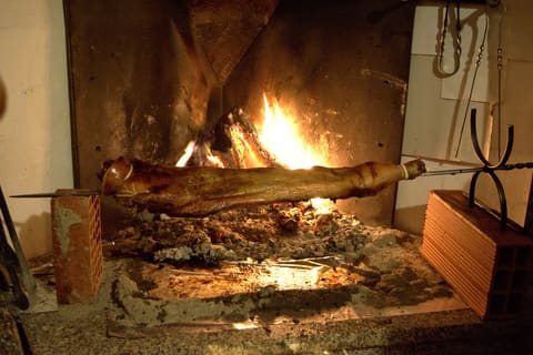 Whole spit-roasted suckling pig (porceddu)