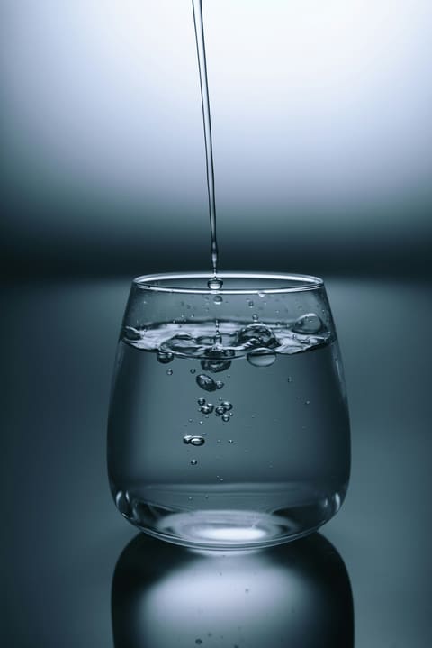 A clear liquid representing glycerin/glycerol