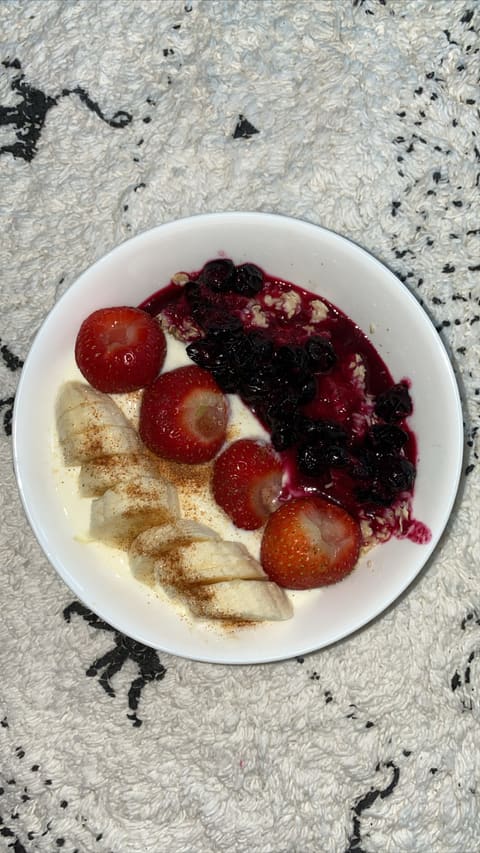 Yogurt bowl with fruit