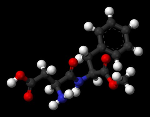 صورة توضيحية: Ball-and-stick molecular model of aspartame