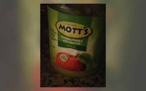A jar of Mott's Unsweetened Applesauce