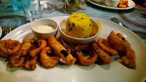 Fried calamari / squid rings with rice